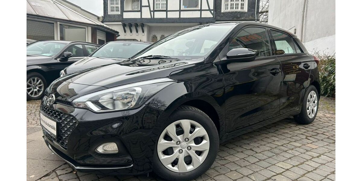 Hyundai i20 70.042 km 8.800 &euro; Wuppertal 42117