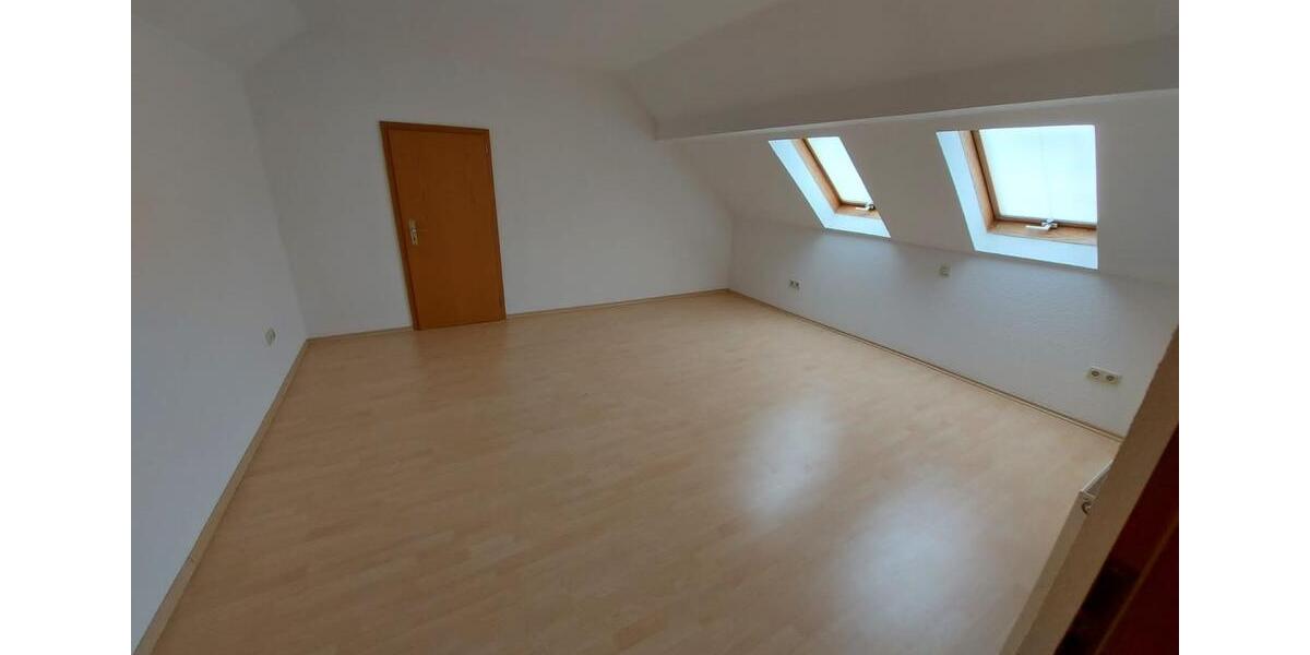 Dachgeschoßwohnung Gräfenthal - 2 Zimmer, 65 m&sup2;, 430&euro; | Angebot:25083842