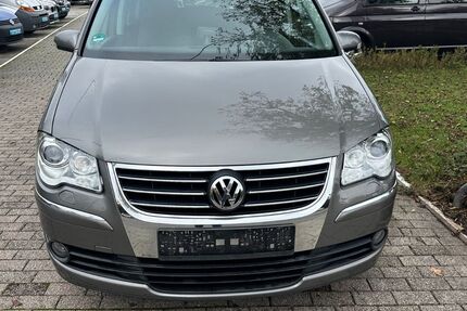 VW Touran 261.906 km 2.990 € München OT Trudering-Riem 81825