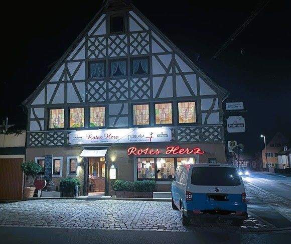 Hotel mit Gaststätte und Wohnung zimmer