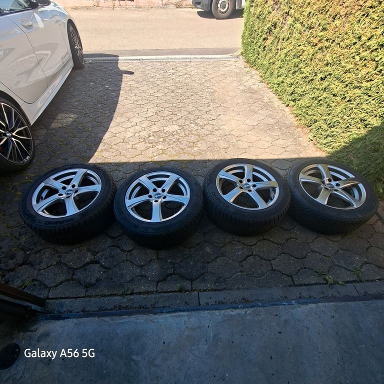 Seat Ateca 114.593 km 17.000 € Pfaffenhofen an. D. Roth 89284