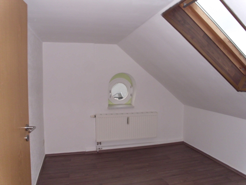 Drei-Zimmer-Dachwohnung in ruhiger Lage mit guter Fernsicht 3 zimmer