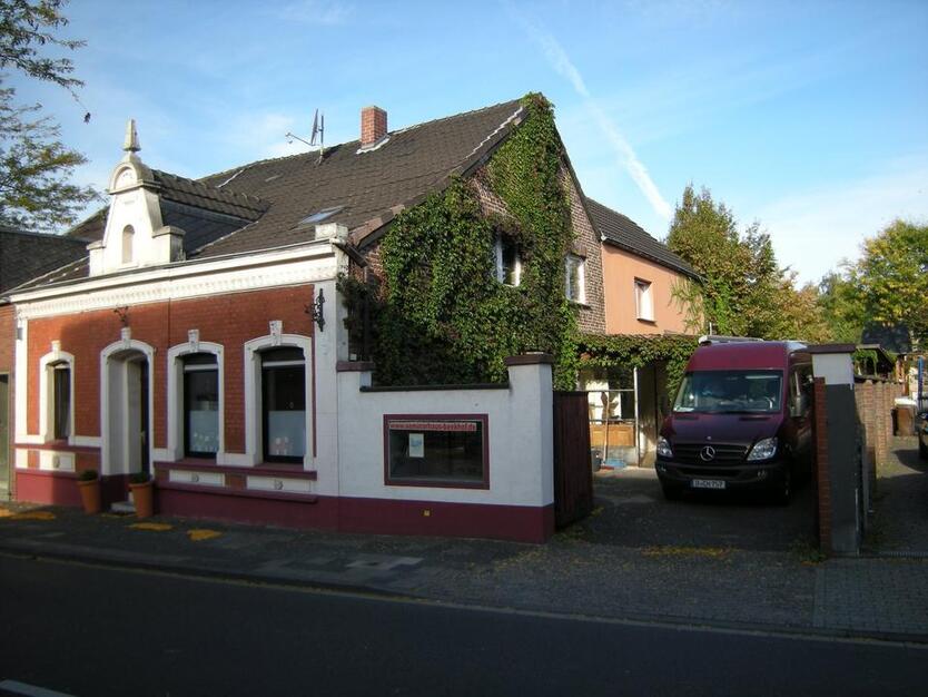 Große 5-Zimmer Wohnung, neu saniert