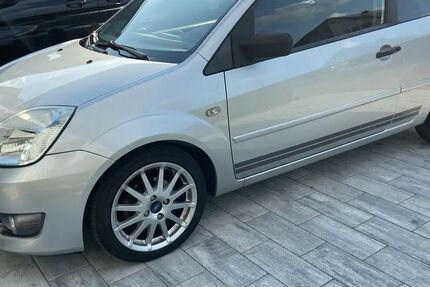 Ford Fiesta 198.000 km 1.900 &euro; Böblingen 71034