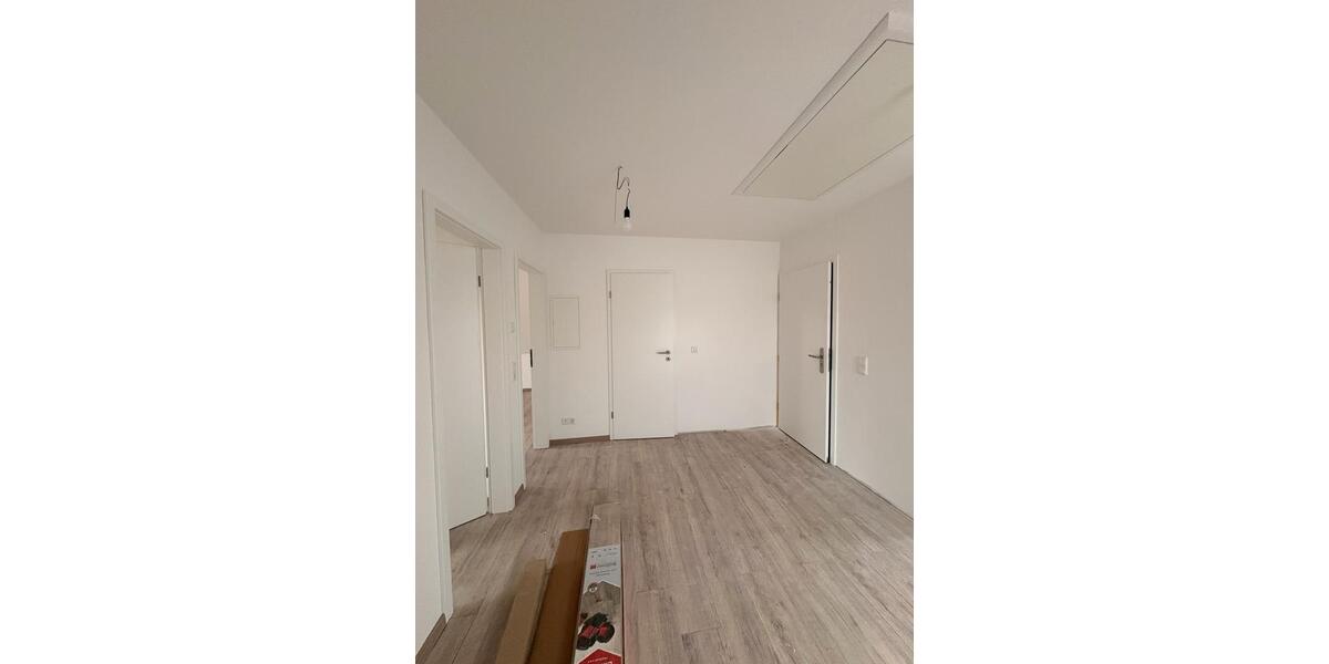 Dachgeschoßwohnung Laatzen - 3 Zimmer, 69 m&sup2;, 1.000&euro; | Angebot:25636314