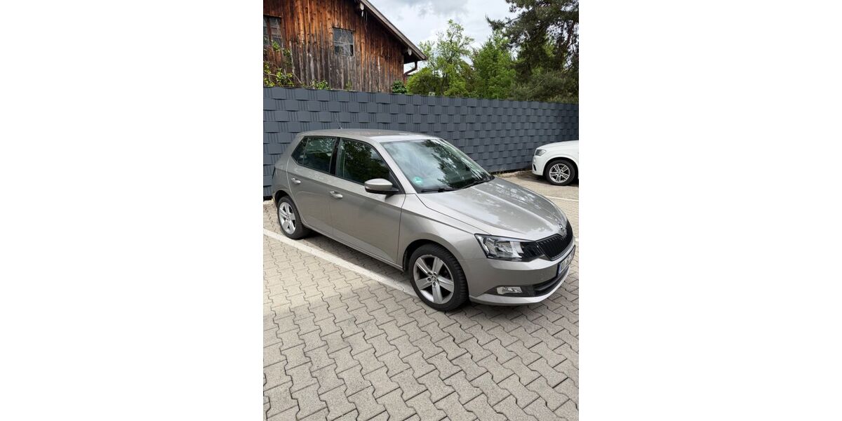 Skoda Fabia 22.700 km 8.800 &euro; Rosenheim 83026
