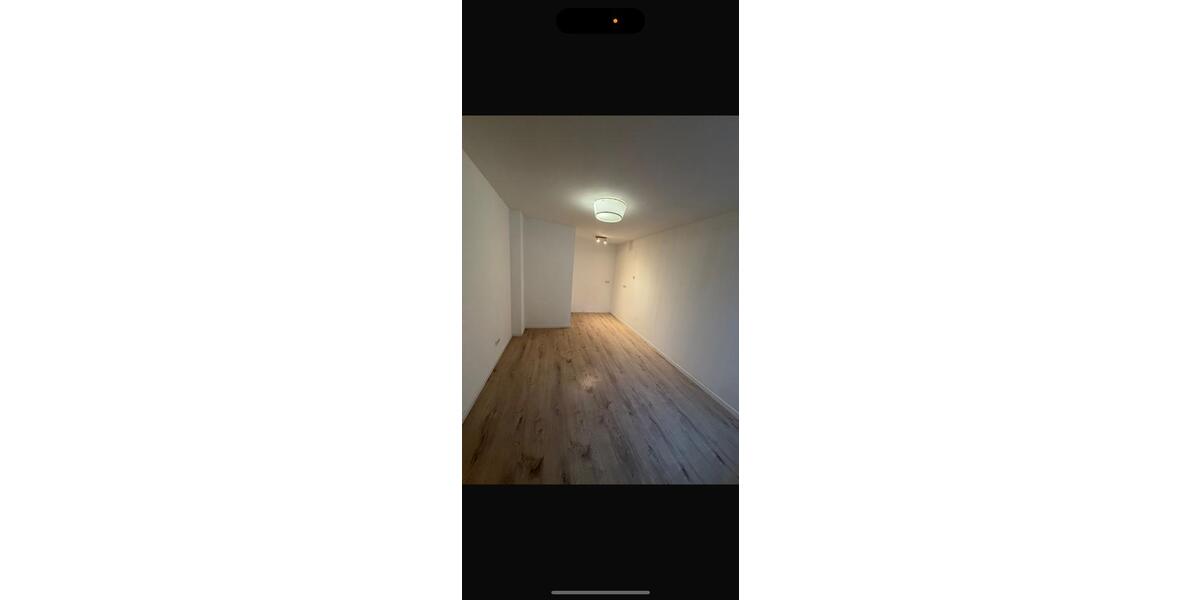 Schöne neu Renovierte Wohnung 1 zimmer