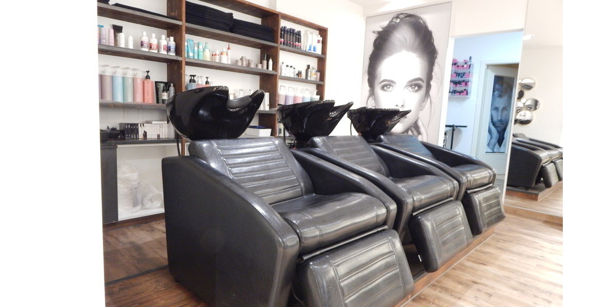 Voll ausgestatteter Friseursalon, kernsaniert 2019, klimatisiert, ablösefrei, sofort startklar! - Gewerbeobjekt Freilassing Freilassing | Angebot:23021567