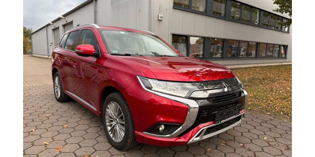 Mitsubishi Outlander 268.580 km 12.490 &euro; Hamburg 20539