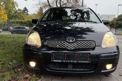 Toyota Yaris 13.000 km 2.499 &euro; Köln 51103