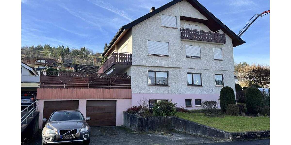 Großzügiges Dreifamilienhaus in aussichtsreicher Lage von Lauda - mit Blick ins Taubertal 1 zimmer