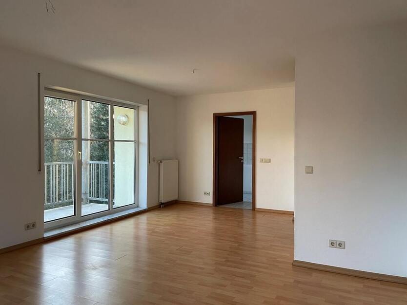 Single-Traum-Wohnung als Anlage mit Potential - Küche und Bad mit Fenster, Balkon sowie Stellplatz!
