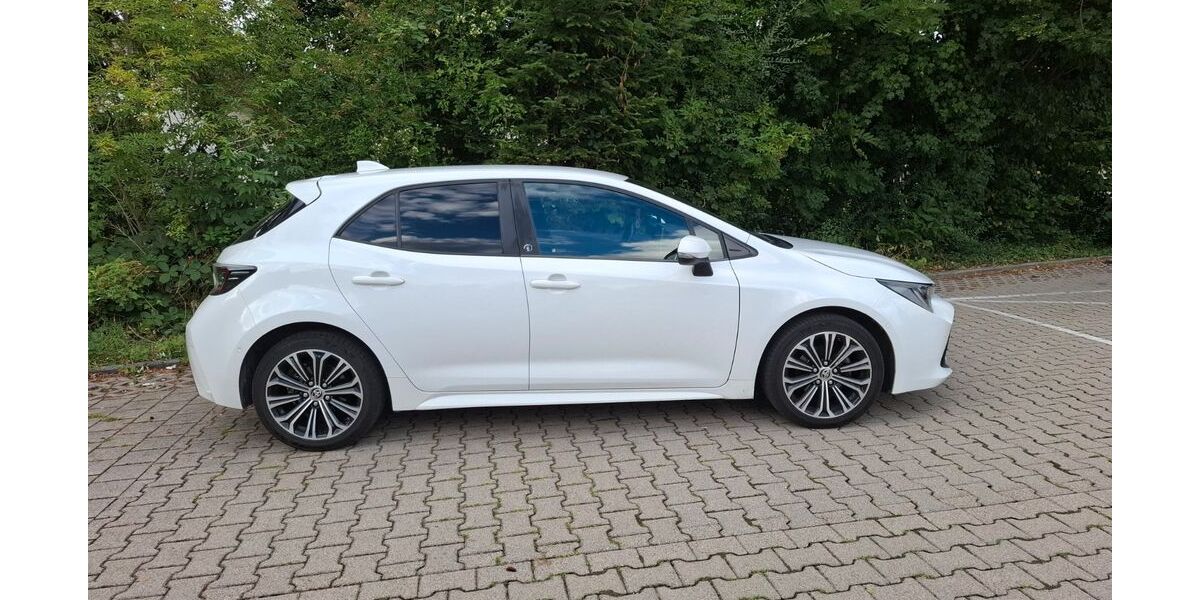Toyota Corolla 83.000 km 18.569 &euro; Neudenau 74861