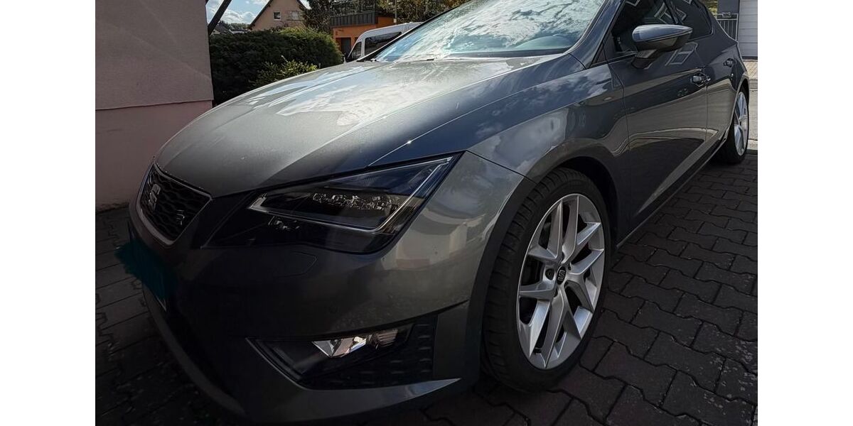 Seat Leon 76.704 km 13.450 &euro; Würzburg 97078