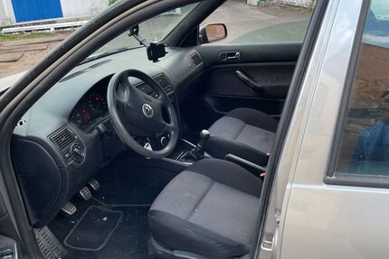 VW Golf 235.000 km 990 &euro; Neidenfels 67468