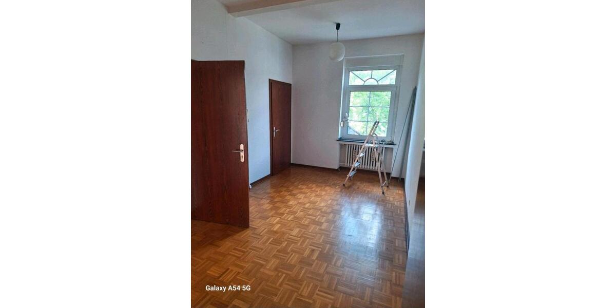 Etagenwohnung Mönchengladbach Nord - 5 Zimmer, 170 m&sup2;, 2.000&euro; | Angebot:24366967