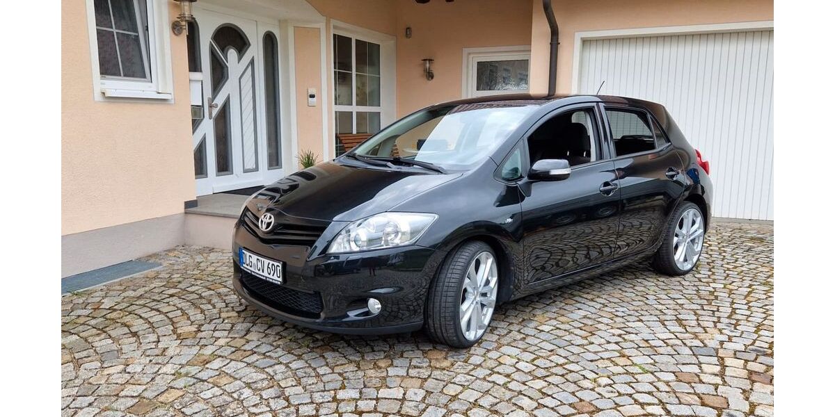 Toyota Auris 134.000 km 7.780 &euro; Medlingen 89441