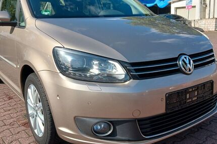 VW Touran 271.475 km 5.900 &euro; Frankfurt 60486