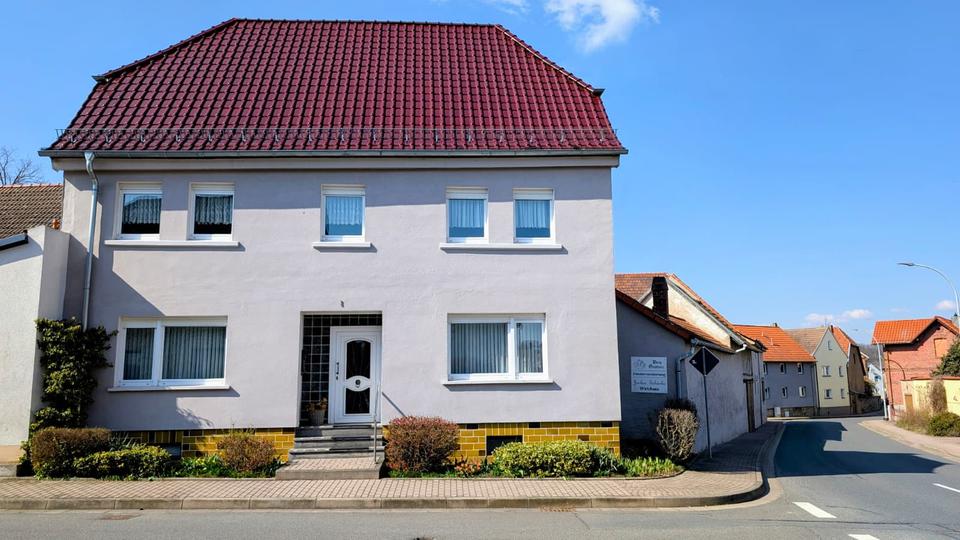 Einfamilienhaus Sondershausen - 8 Zimmer, 201 m&sup2;, 1.200&euro; | Angebot:26147519