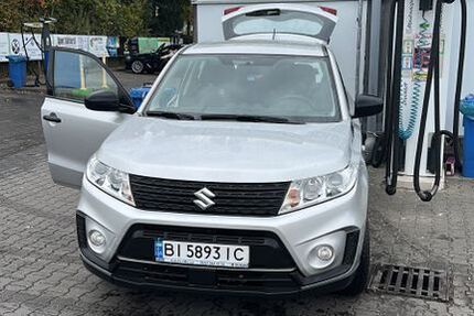 Suzuki Vitara 18.000 km 18.000 &euro; Wiesbaden 65197