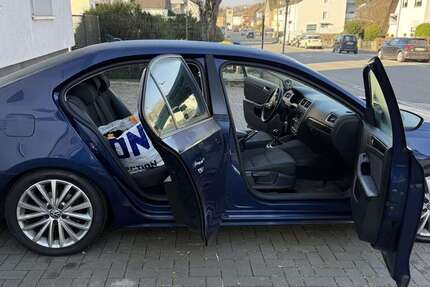 VW Jetta 166.000 km 6.050 &euro; bergisch Glacbach 51469