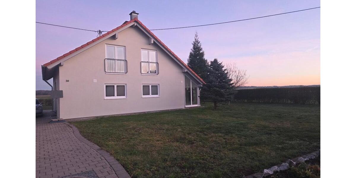 Einfamilienhaus mit Wintergarten, Garten & Garage zu vermieten 11 zimmer