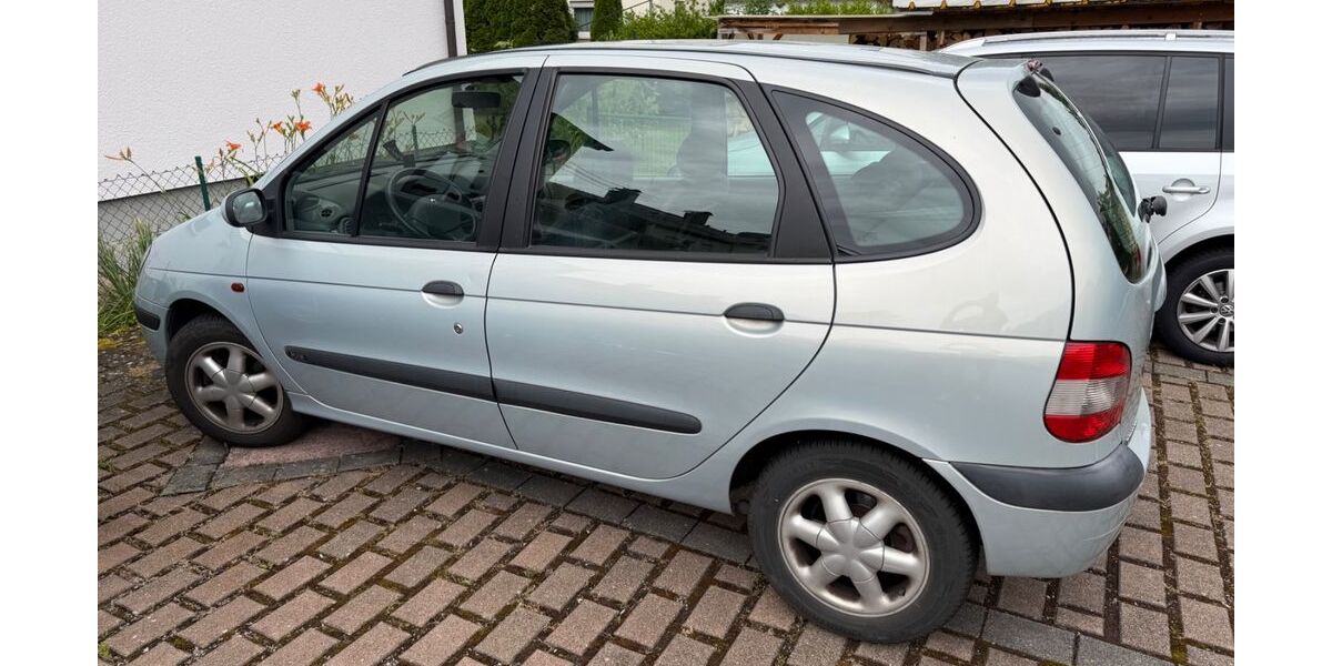Renault Scenic 144.313 km 1.900 &euro; Kirchheim Teck 73230