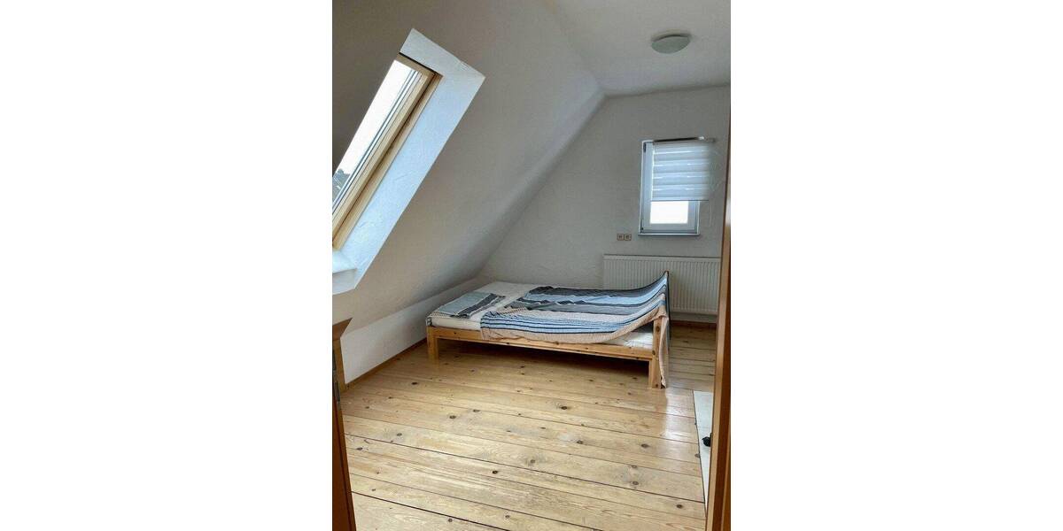 Doppelhaushälfte Villingen-Schwenningen Schwenningen - 8 Zimmer, 180 m&sup2;, 375.000&euro; | Angebot:26877563