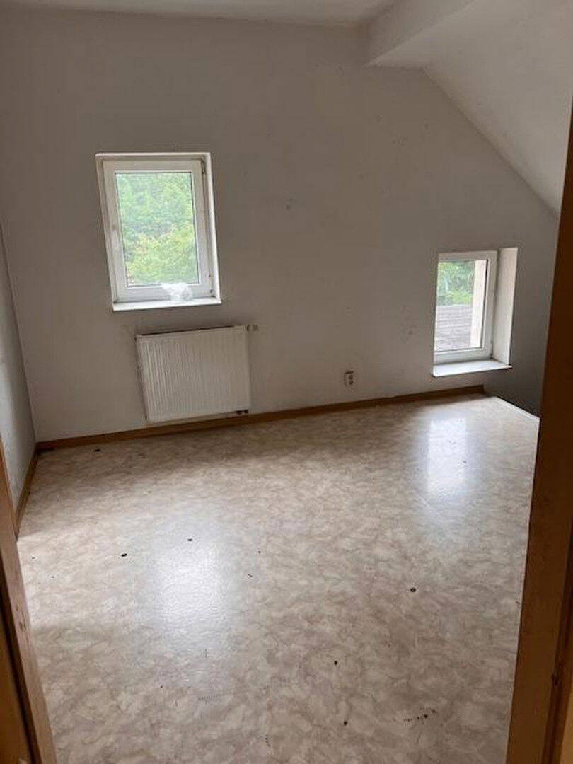 Grosses EFH, 4 Zi., 120 qm, 795 qm Grund, 1.550 € NKM 4 zimmer