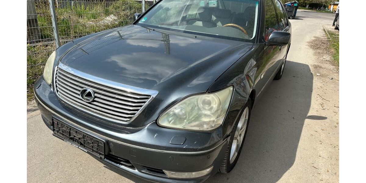 Lexus LS 430 243.789 km 6.499 &euro; München 81929