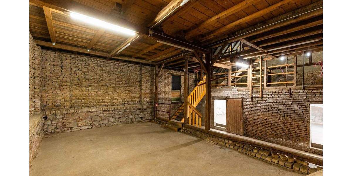 Gewerbeobjekt Bischofsheim - 5 Zimmer, 267 m&sup2;, 4.260&euro; | Angebot:24434609