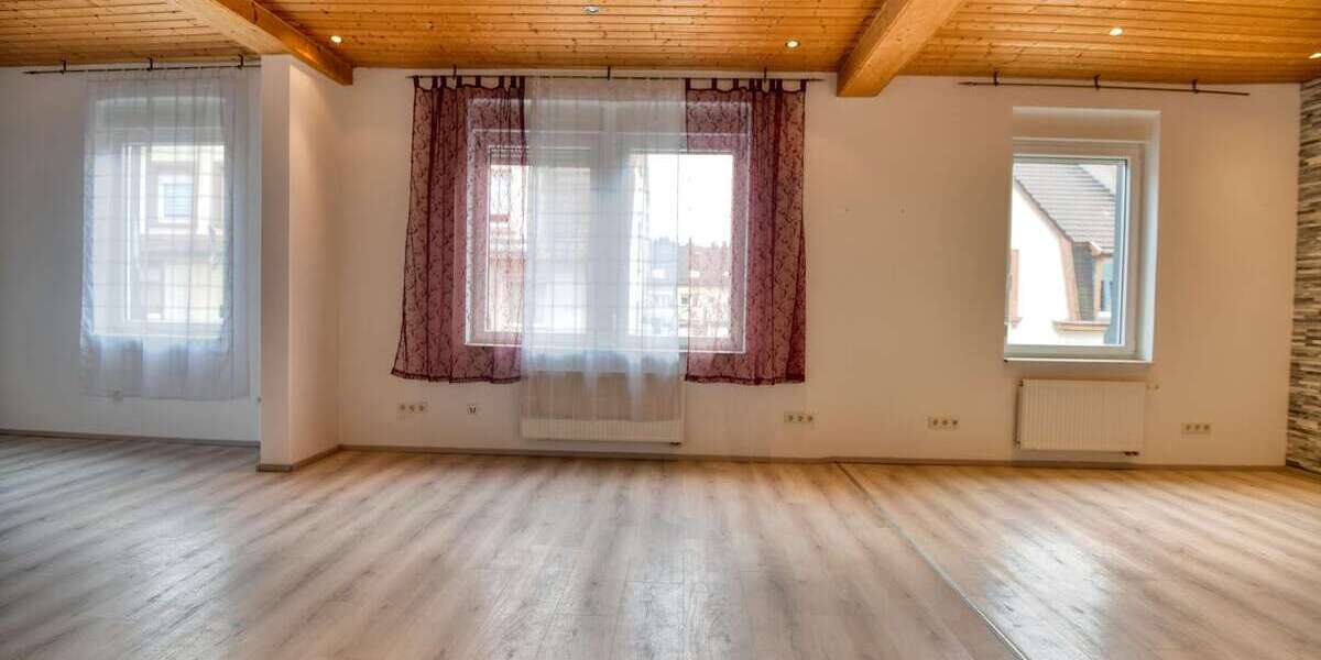Bezugfsfreie 6 ZKBB mit XL-Panoramaterrasse & Gemeinschaftsgarten Gepflegtes 2FH mit Garage - Etagenwohnung Mannheim Sandhofen | Angebot:26749567
