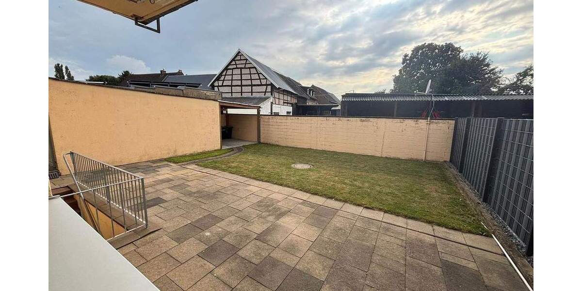 Mehrfamilienhaus, Wohnhaus Bedburg Grottenherten - 7 Zimmer, 190 m&sup2;, 385.000&euro; | Angebot:25751198