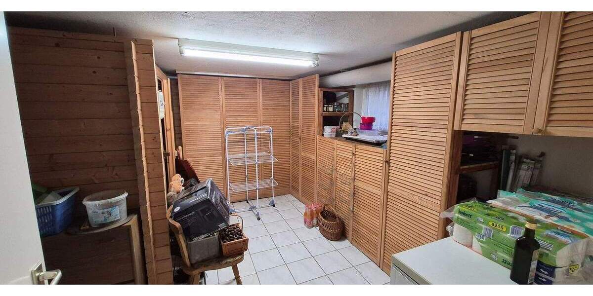 Viel Platz für Ihre Ideen - 2 Häuser * Bürohaus * Ladengeschäft * Wirtschaftsgebäude * 4 Garagen * Wald uvm. - Mehrfamilienhaus, Wohnhaus Arendsee (Altmark) Fleetmark | Angebot:25536497