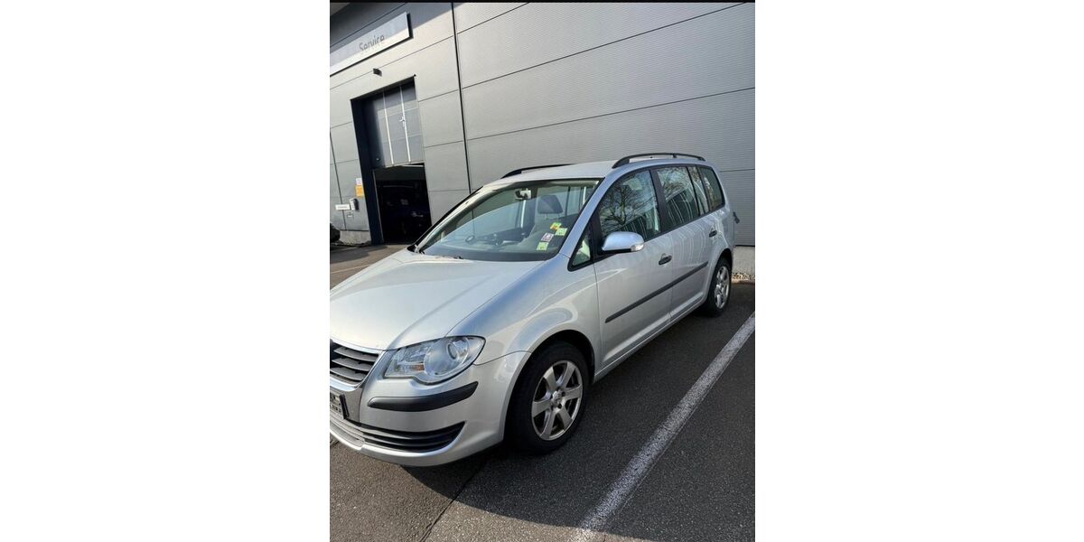 VW Touran 272.000 km 3.799 &euro; Homburg 66424