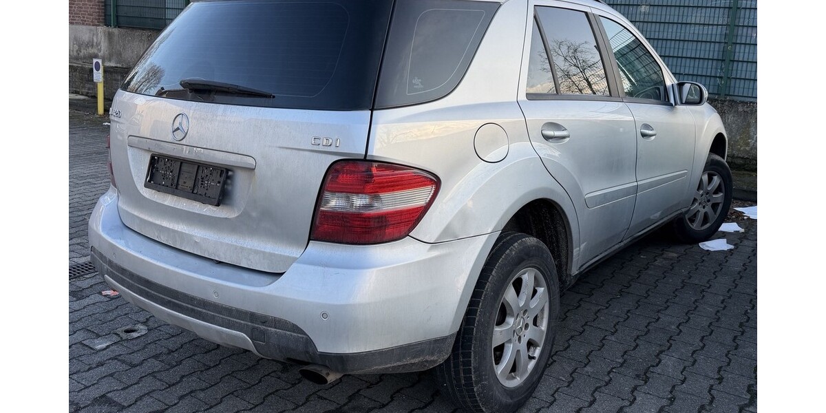 Mercedes-Benz ML 320 265.000 km 2.900 &euro; Erwitte 59597