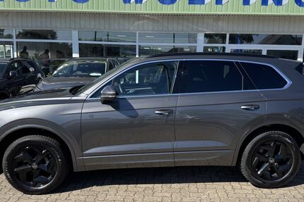 VW Touareg 33.600 km 55.990 &euro; Vilz 18195