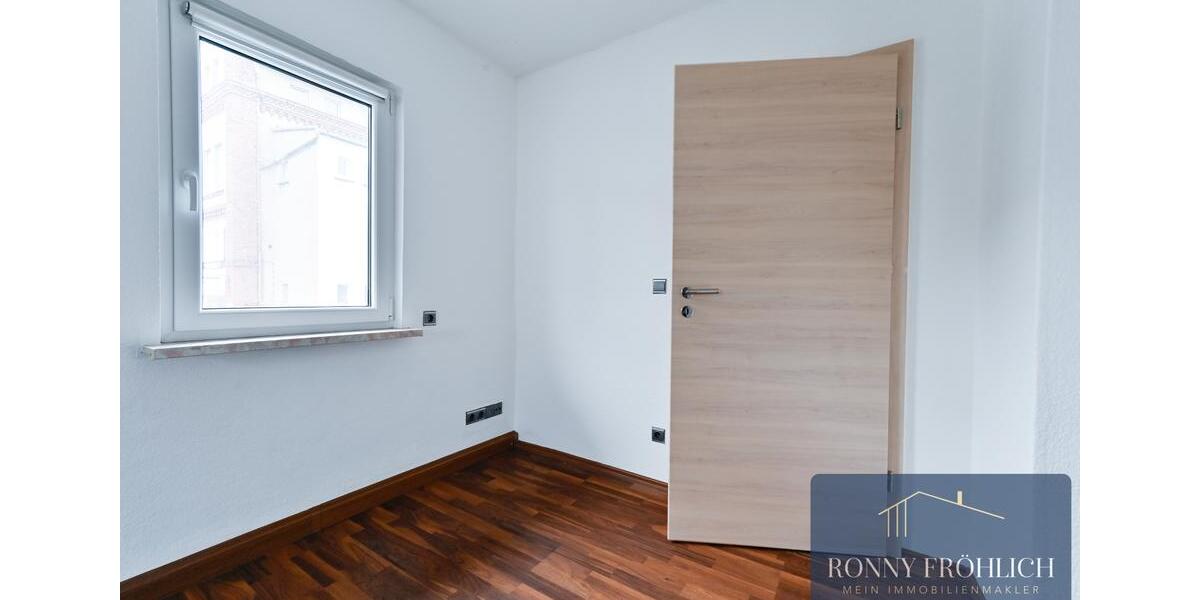 XL 5-Raum-Wohnung in Lauter-Bernsbach mit Einbauküche + Kaminofen und wirklich viel Platz zu Mieten 5 zimmer