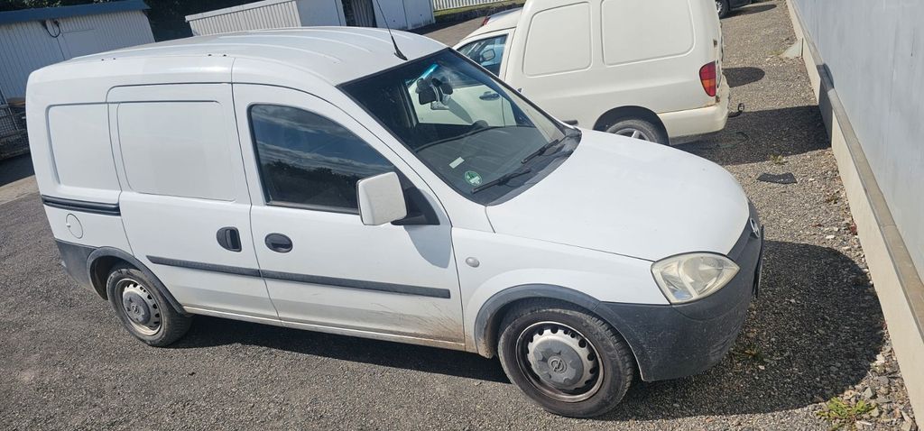 Opel Combo 151.000 km 2.200 &euro; Lutherstadt Eisleben 06295