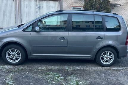 VW Touran 290.000 km 2.700 &euro; Karlsruhe 76189