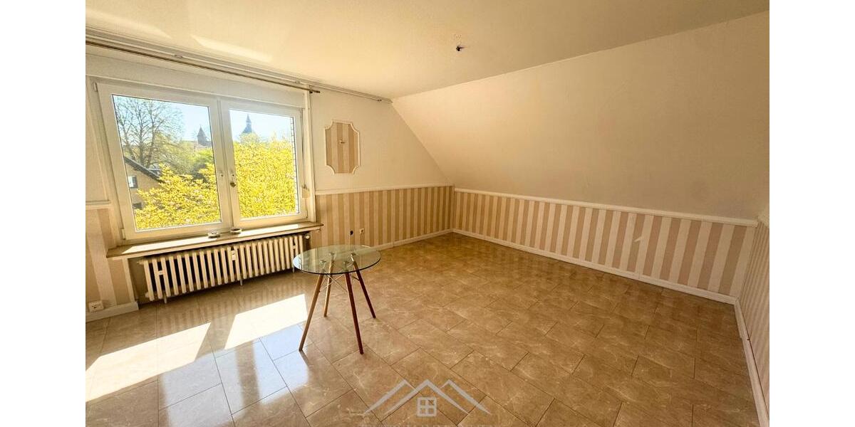 Dachgeschoßwohnung Hessisch Oldendorf - 3 Zimmer, 85 m&sup2;, 750&euro; | Angebot:26591128