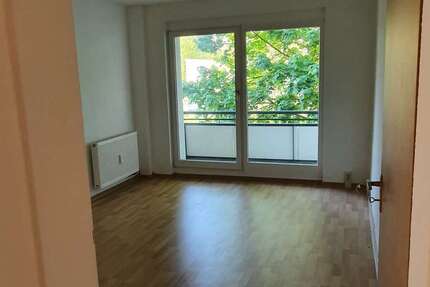 Wohnung Bitterfeld-Wolfen Wolfen - 3 Zimmer, 59 m&sup2;, 400&euro; | Angebot:27356335