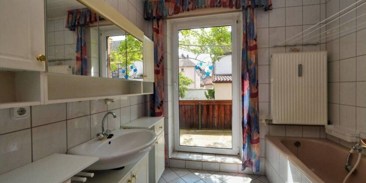 Etagenwohnung Gunzenhausen - 4 Zimmer, 95 m&sup2;, 199.000&euro; | Angebot:26674032