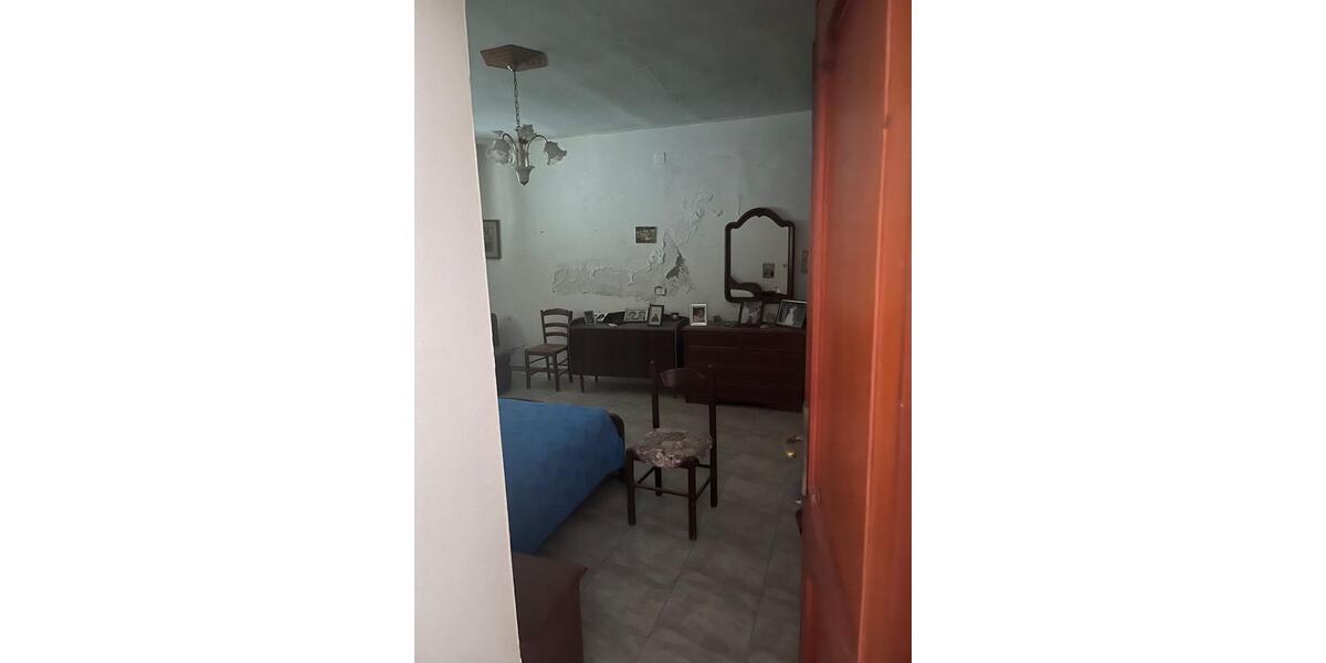 Erdgeschoßwohnung Tuttlingen - 4 Zimmer, 180 m&sup2;, 25.000&euro; | Angebot:27081577