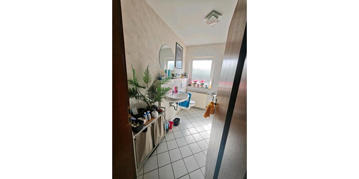 Hochparterre Bad Pyrmont - 3 Zimmer, 83 m&sup2;, 700&euro; | Angebot:26324439