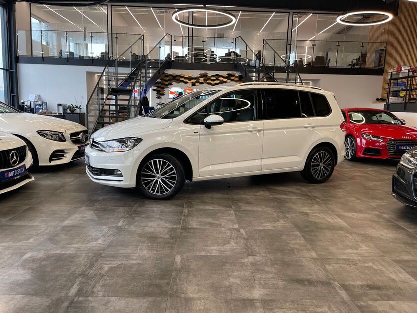 VW Touran 245.000 km 13.990 € Pfaffenhofen 85276