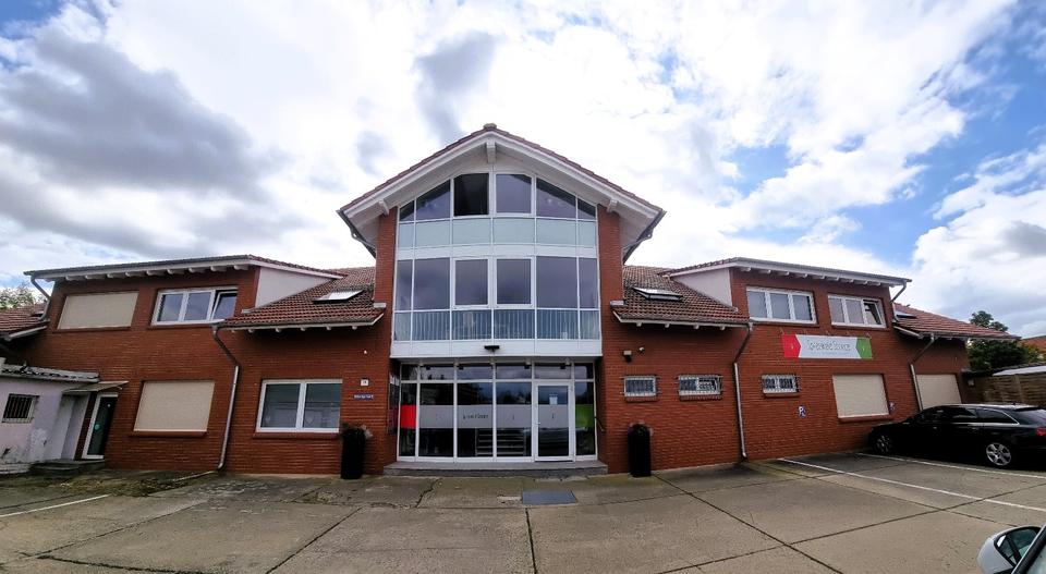 BüroPraxis mit reichlich Parkplätzen vor der Haustür in Lübbenau zu Vermieten zimmer