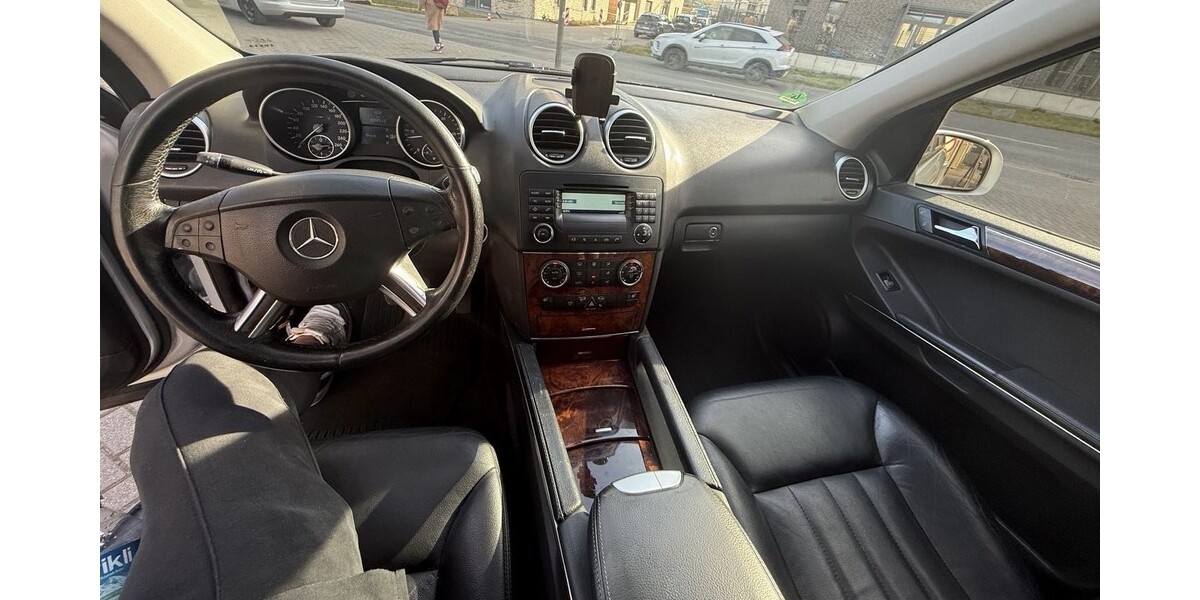 Mercedes-Benz ML 320 265.000 km 2.900 &euro; Erwitte 59597