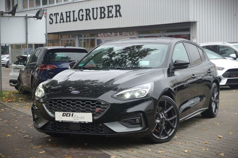 Ford Focus 52.000 km 25.490 € Göppingen 73037