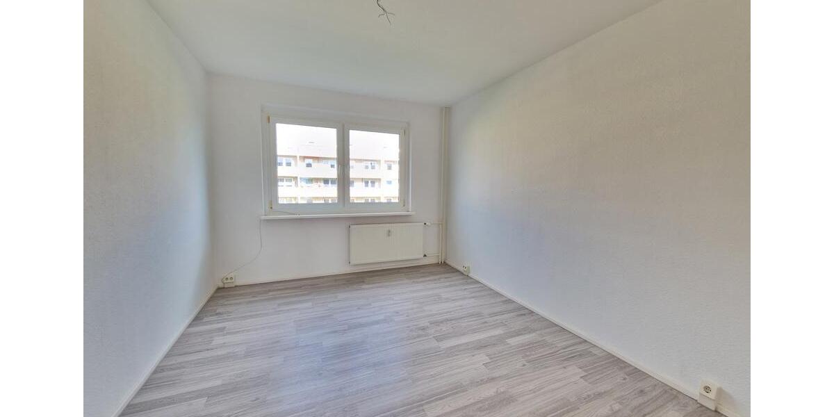 *Renovierte 3-Zimmer-Wohnung mit Balkon in der 1. Etage* 3 zimmer